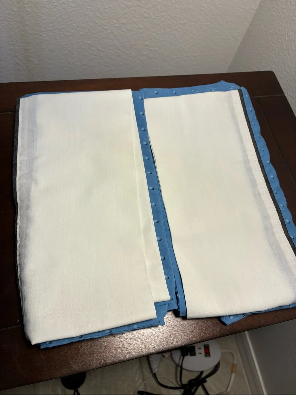 Vintage Fieldcrest Perfection King Percale Pillowcases (2) Blue W! White Border